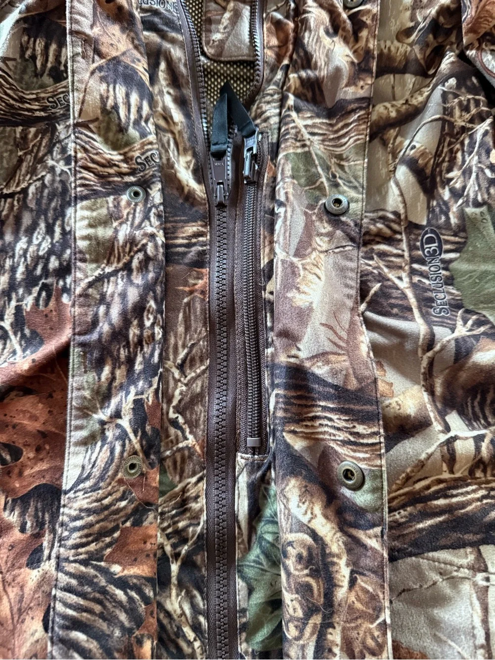 Cabela’s Men’s Large Gore-Tex Hunting Jacket Seclusion 3D Camoflauge Hunting.
